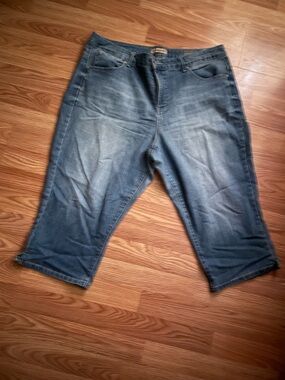 Nine  west vintage American collection Denim Jeans  capris- Classic Straight Fit